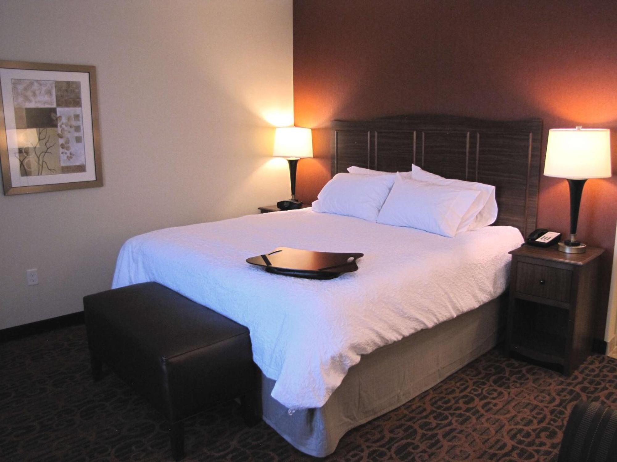 Hampton Inn & Suites Jamestown Exterior photo