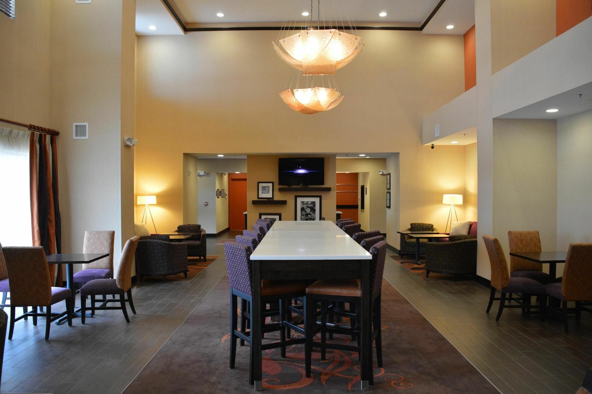Hampton Inn & Suites Jamestown Exterior photo